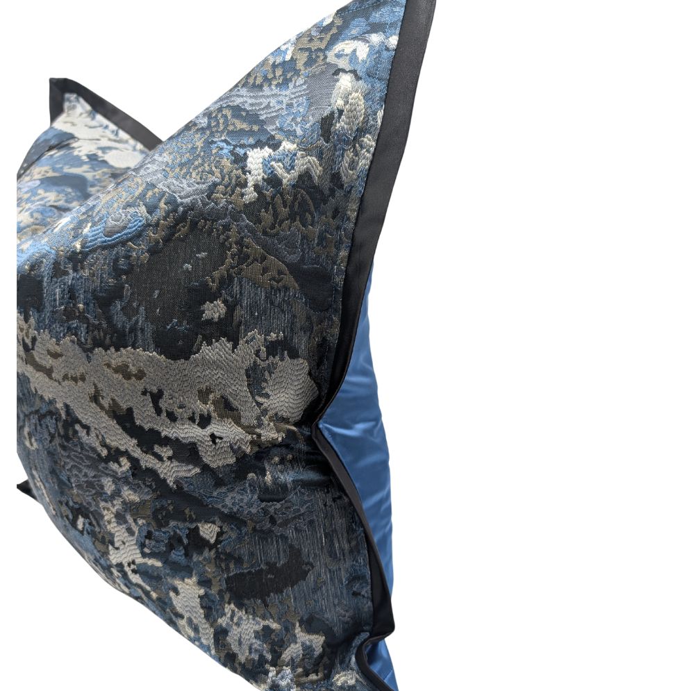 The je'Amour Luxe Cover in Mixed Blues, Metallic Grey and Black Trim